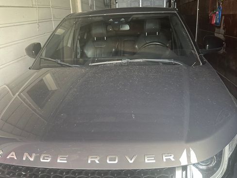 Used 2016 Land Rover Range Rover Evoque SE Premium image 2