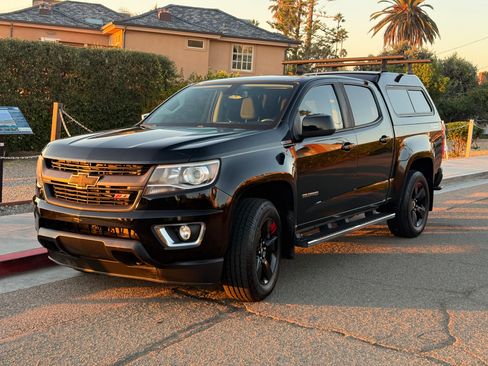 Used 2018 Chevrolet Colorado Z71 image 2