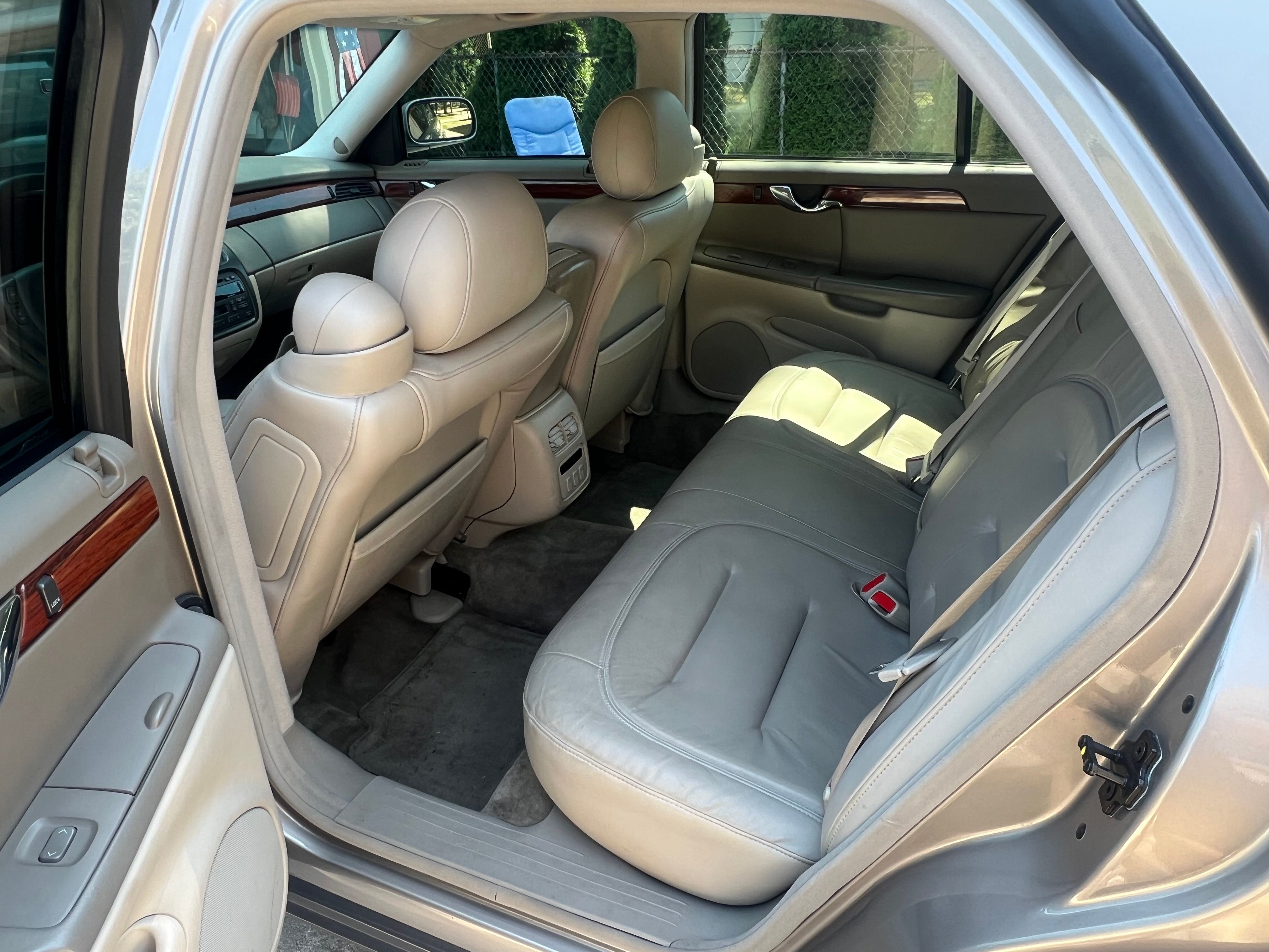 Used 2002 Cadillac De Ville FWD image 13