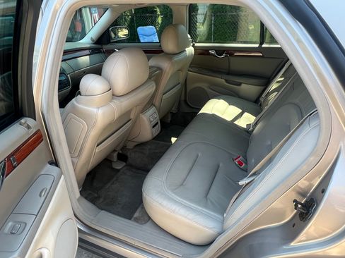 Used 2002 Cadillac De Ville FWD image 13
