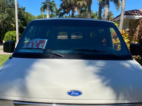 Used 1994 Ford E-350 and Econoline 350 Club Wagon image 1