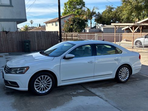 Used 2016 Volkswagen Passat 1.8T SE image 3