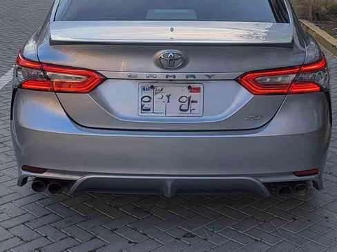 Used 2019 Toyota Camry XSE image 11