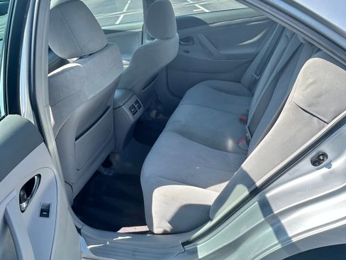 Used 2011 Toyota Camry Hybrid w/ Upgrade Pkg FWD image 16