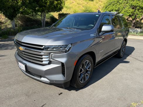 Used 2021 Chevrolet Tahoe High Country image 2
