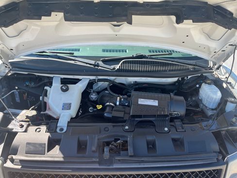 Used 2019 Chevrolet Express 3500 w/ Driver Convenience Package RWD image 19