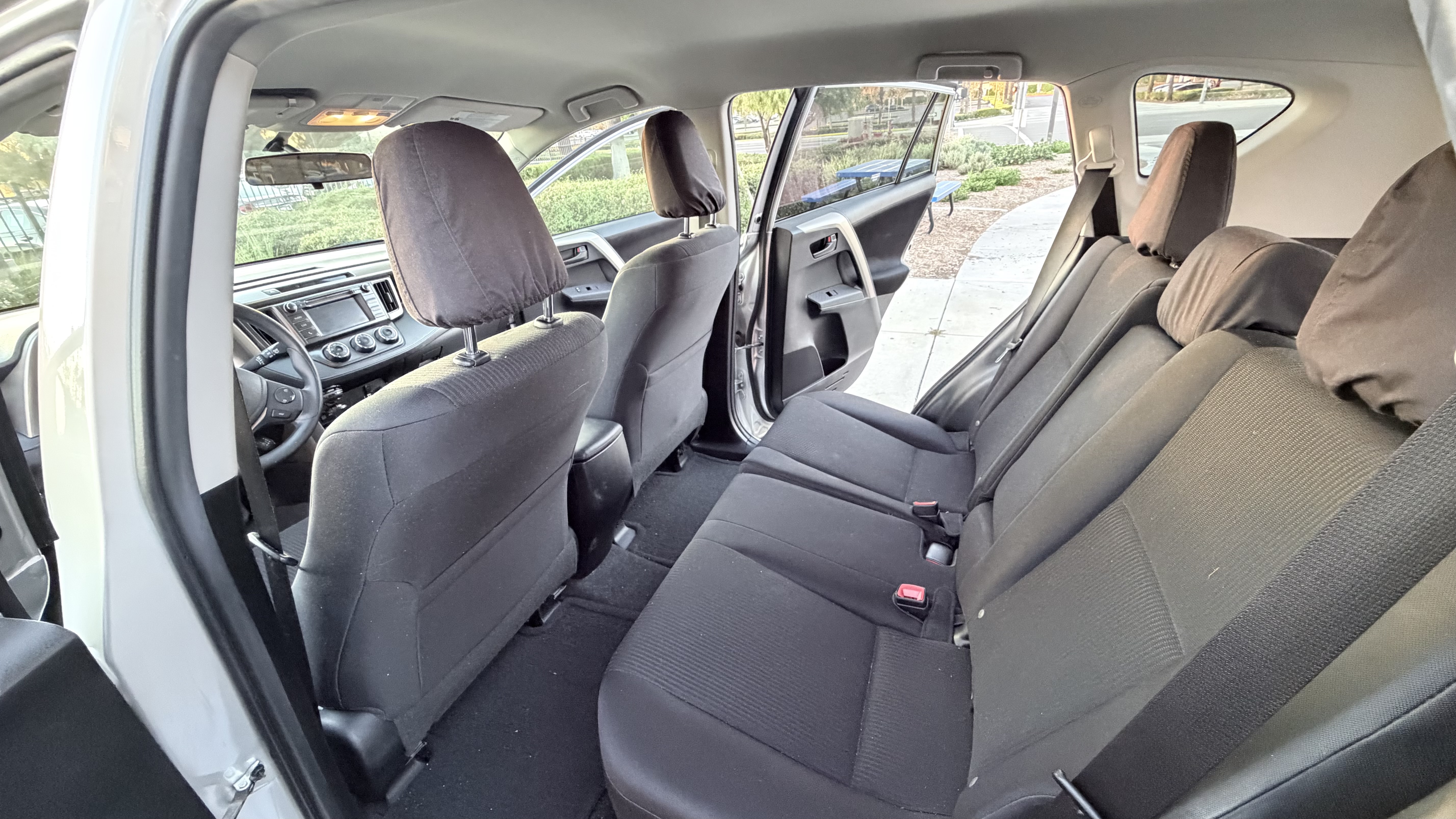 Used 2015 Toyota RAV4 LE FWD image 11