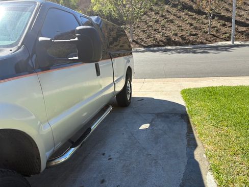 Used 1999 Ford F250 2WD SuperCab Super Duty image 2