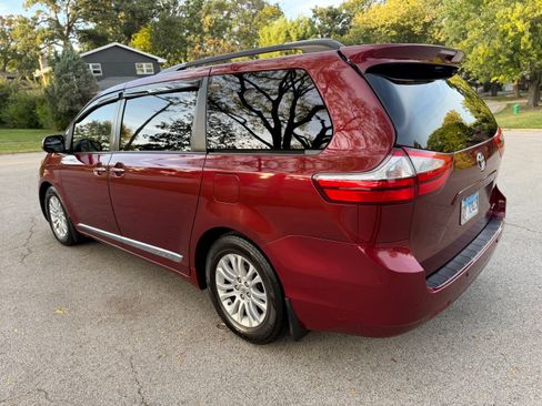 Used 2015 Toyota Sienna XLE image 15