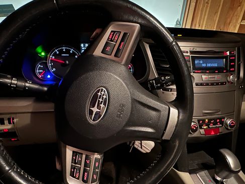 Used 2013 Subaru Outback 2.5i Premium image 16