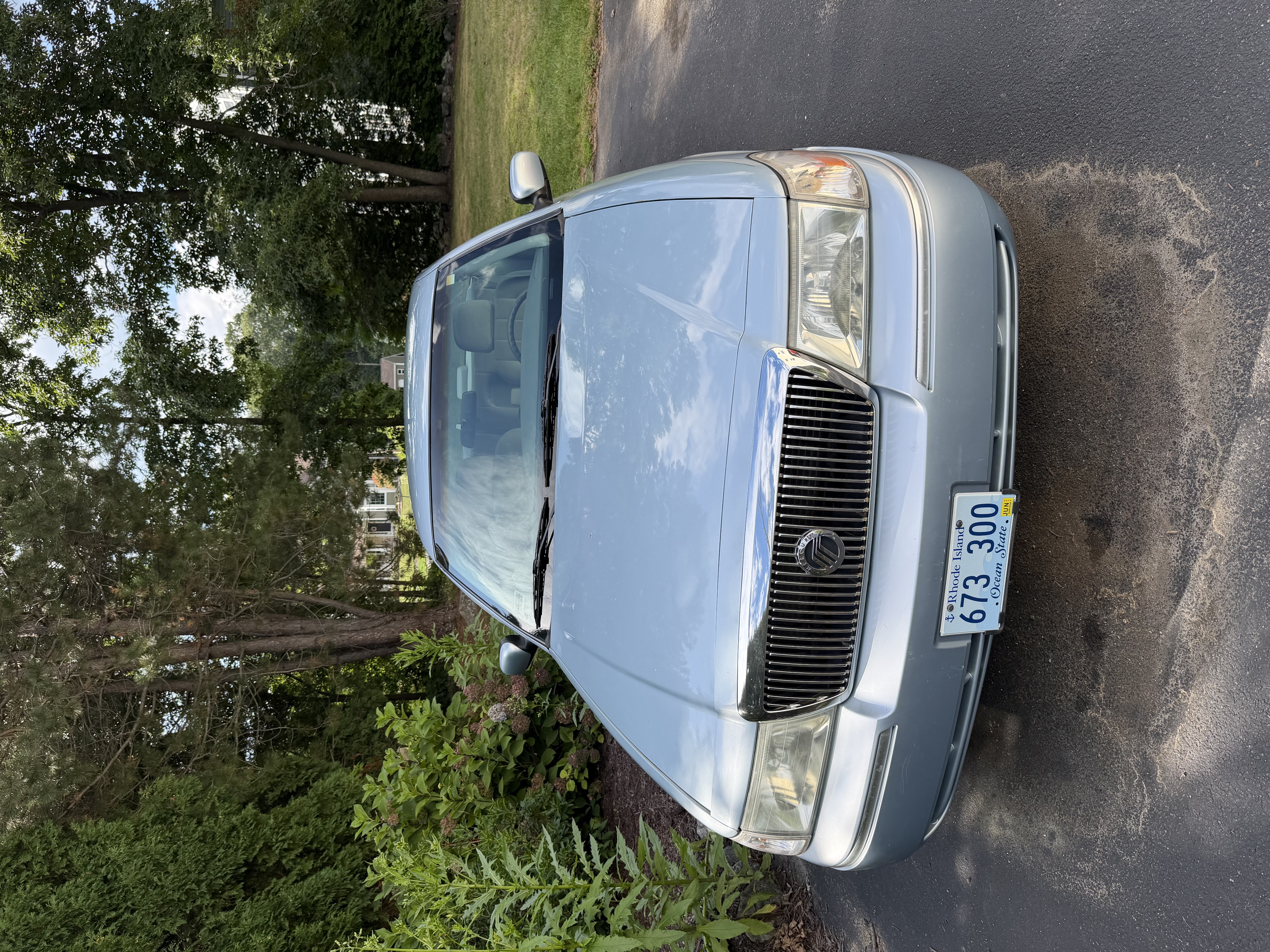 Used 2003 Mercury Grand Marquis GS RWD image 1