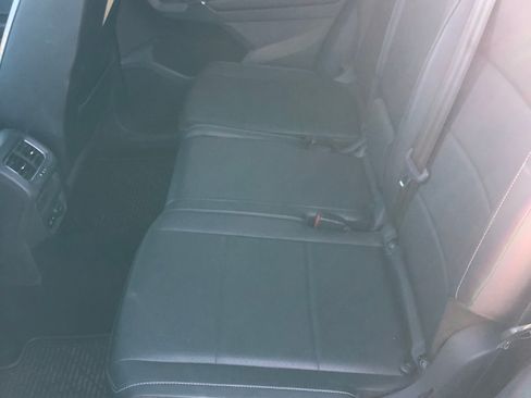 Used 2018 Volkswagen Tiguan SE w/ Panoramic Sunroof Package image 14