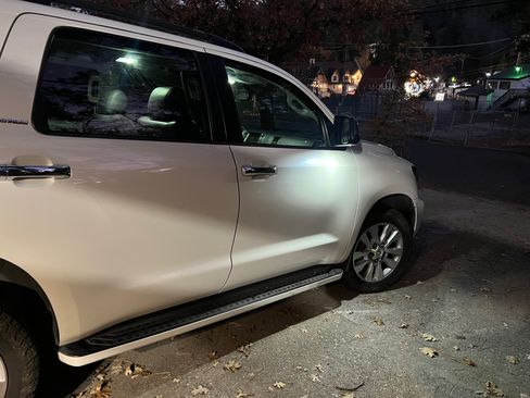 Used 2013 Toyota Sequoia Platinum image 30