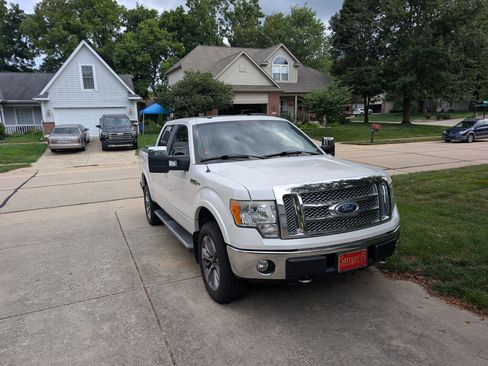 Used 2010 Ford F150 Lariat image 2