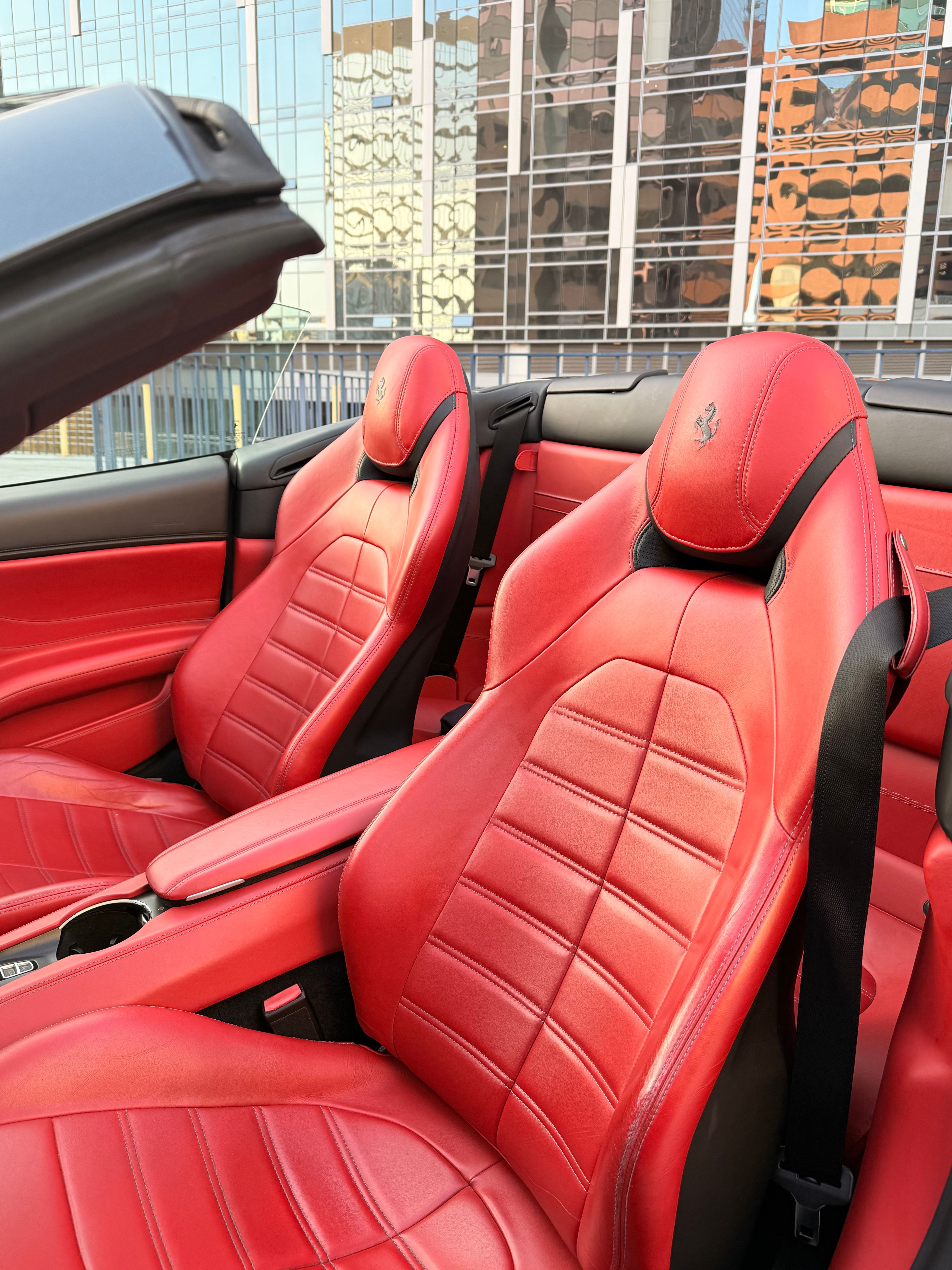Used 2017 Ferrari California T RWD image 5