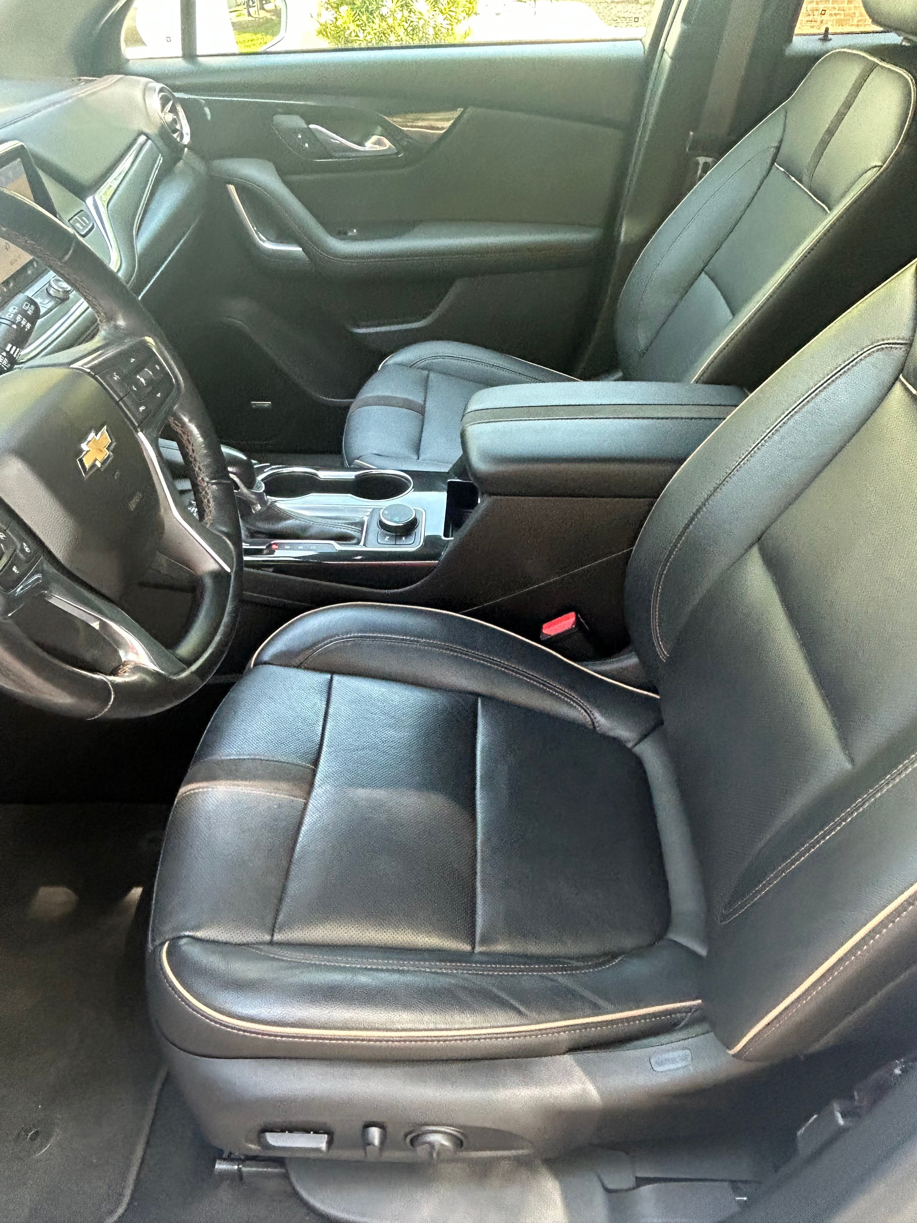 Used 2019 Chevrolet Blazer Premier w/ Sun and Wheels Package FWD image 17