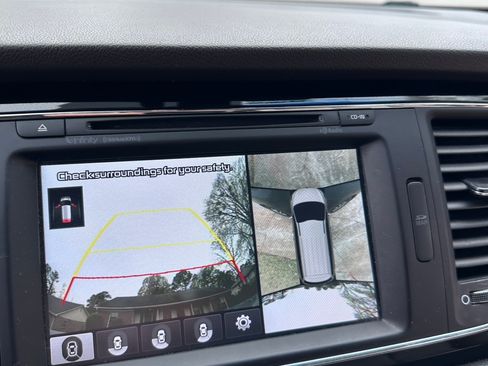 Used 2017 Kia Sedona SX image 14