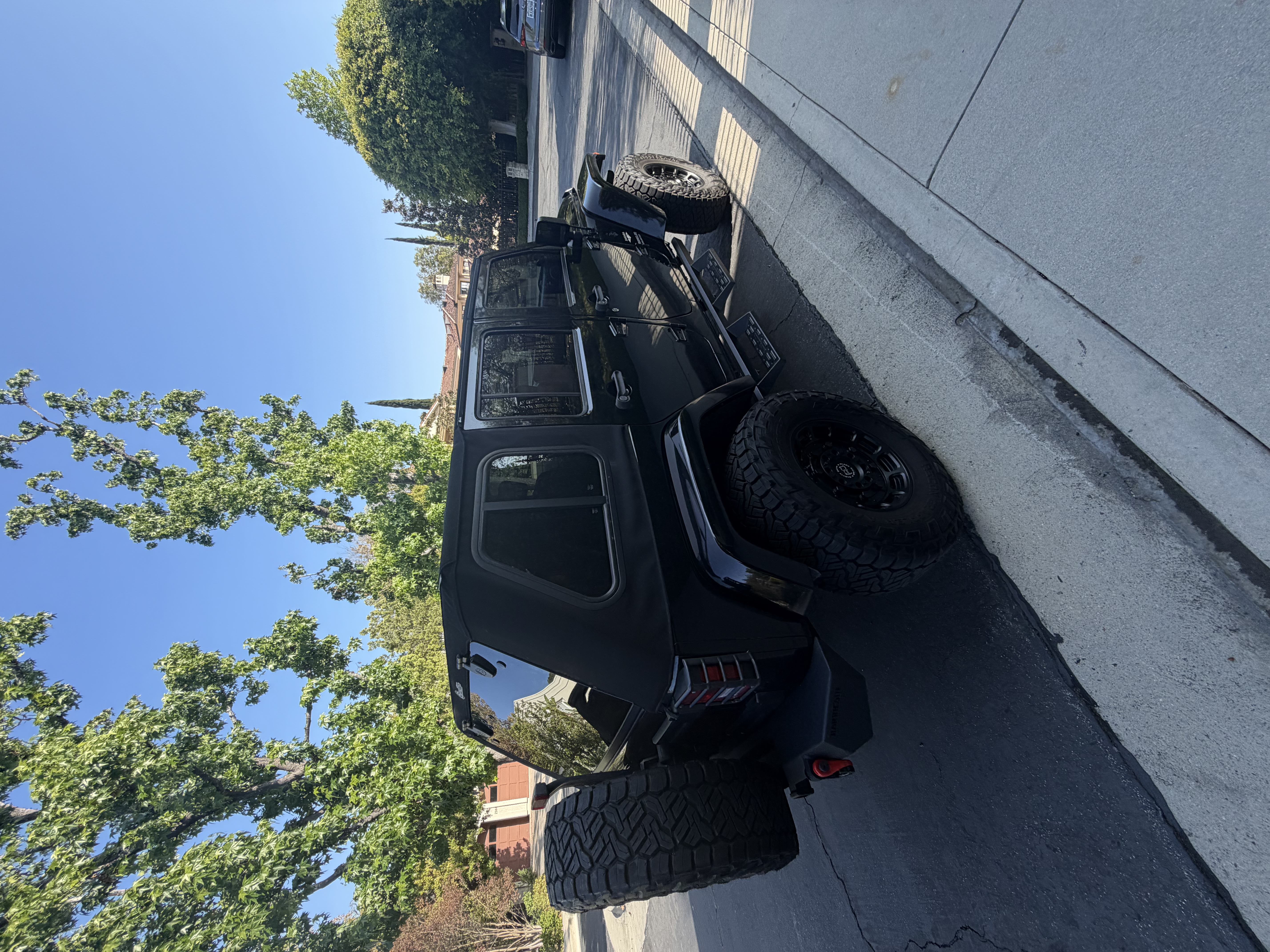 Used 2008 Jeep Wrangler Unlimited Sahara w/ Dual Top Group AWD/4WD image 6