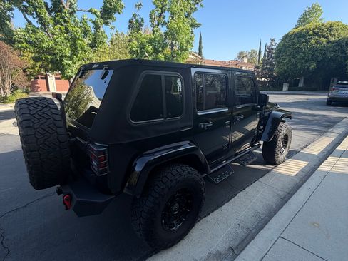 Used 2008 Jeep Wrangler Unlimited Sahara w/ Dual Top Group AWD/4WD image 6