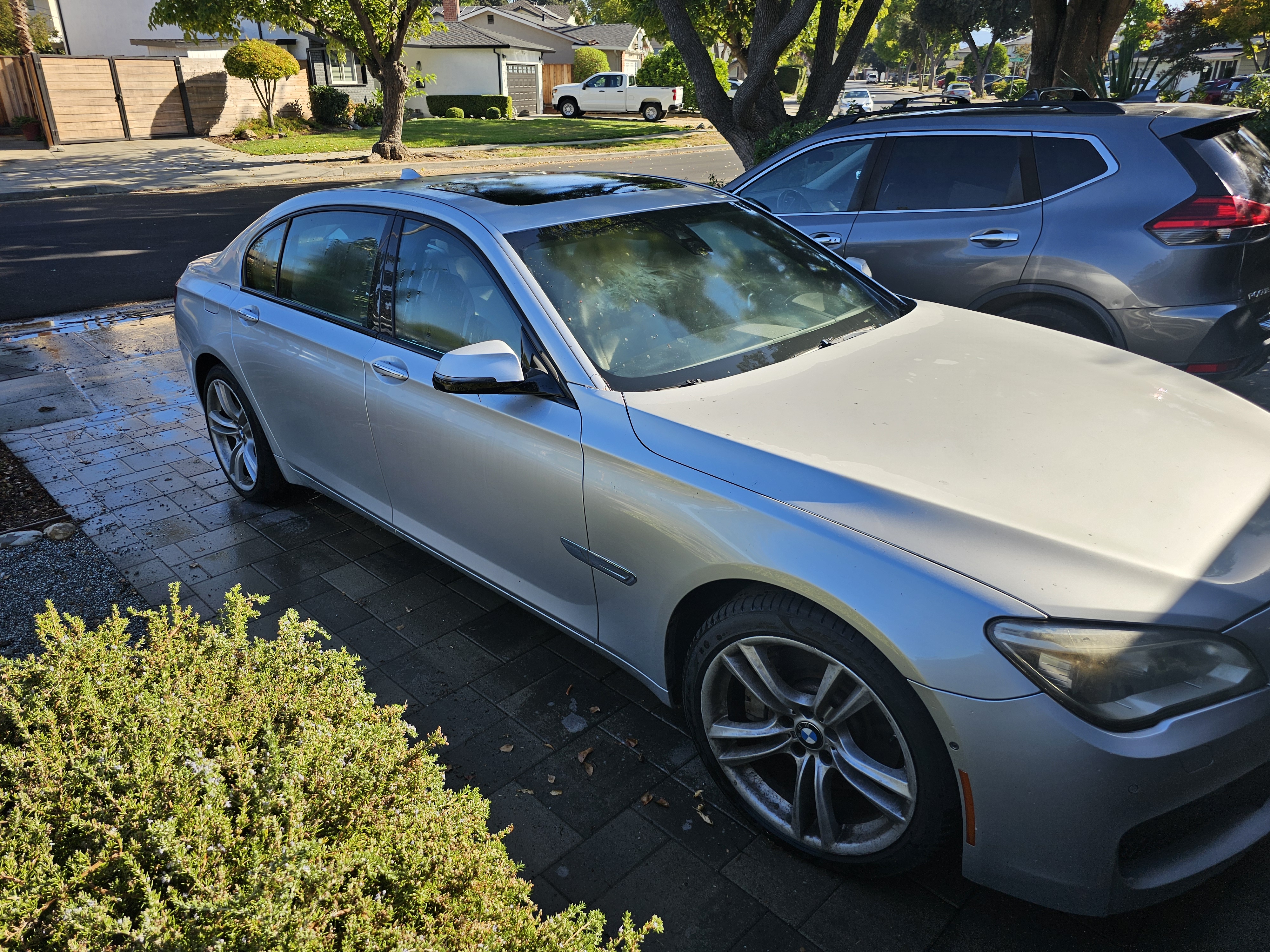 Used 2013 BMW 750Li RWD image 1