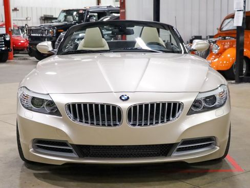 Used 2011 BMW Z4 sDrive35i image 8