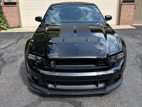 Used 2013 Ford Mustang Shelby GT500 RWD image 2