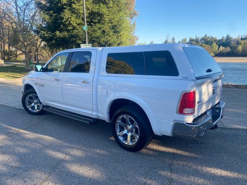 Used 2017 RAM 1500 Laramie w/ Convenience Group image 12