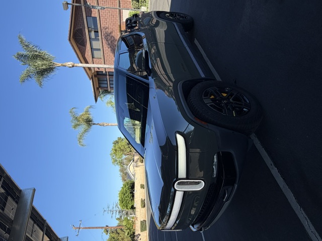 Used 2022 Rivian R1T Launch Edition AWD/4WD image 2