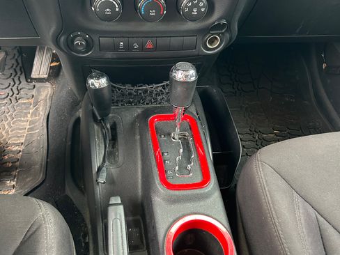 Used 2014 Jeep Wrangler Unlimited Sport w/ Quick Order Package 24S image 17