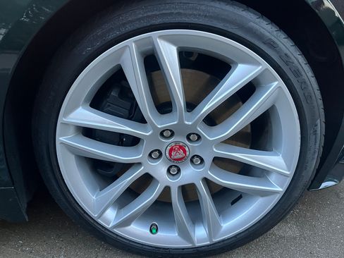 Used 2017 Jaguar F-TYPE R AWD/4WD image 29