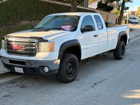 Used 2013 GMC Sierra 2500 W/T w/ Work Truck Preferred Package image 1