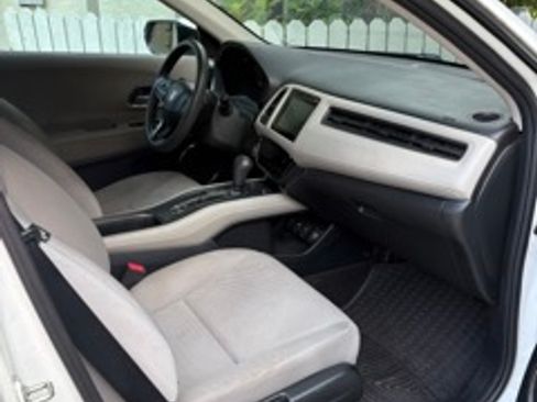 Used 2016 Honda HR-V EX image 17