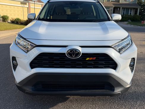 Used 2021 Toyota RAV4 XLE w/ Convenience Package FWD image 1