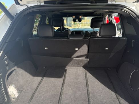 Used 2017 Jeep Grand Cherokee SRT image 12