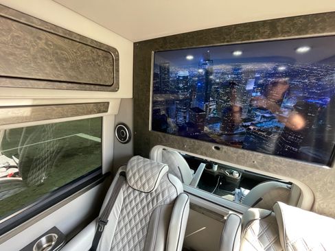 Used 2019 Mercedes-Benz Sprinter 170 image 13