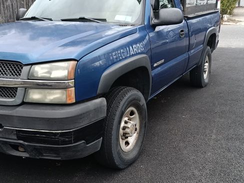 Used 2003 Chevrolet Silverado 2500 W/T image 2