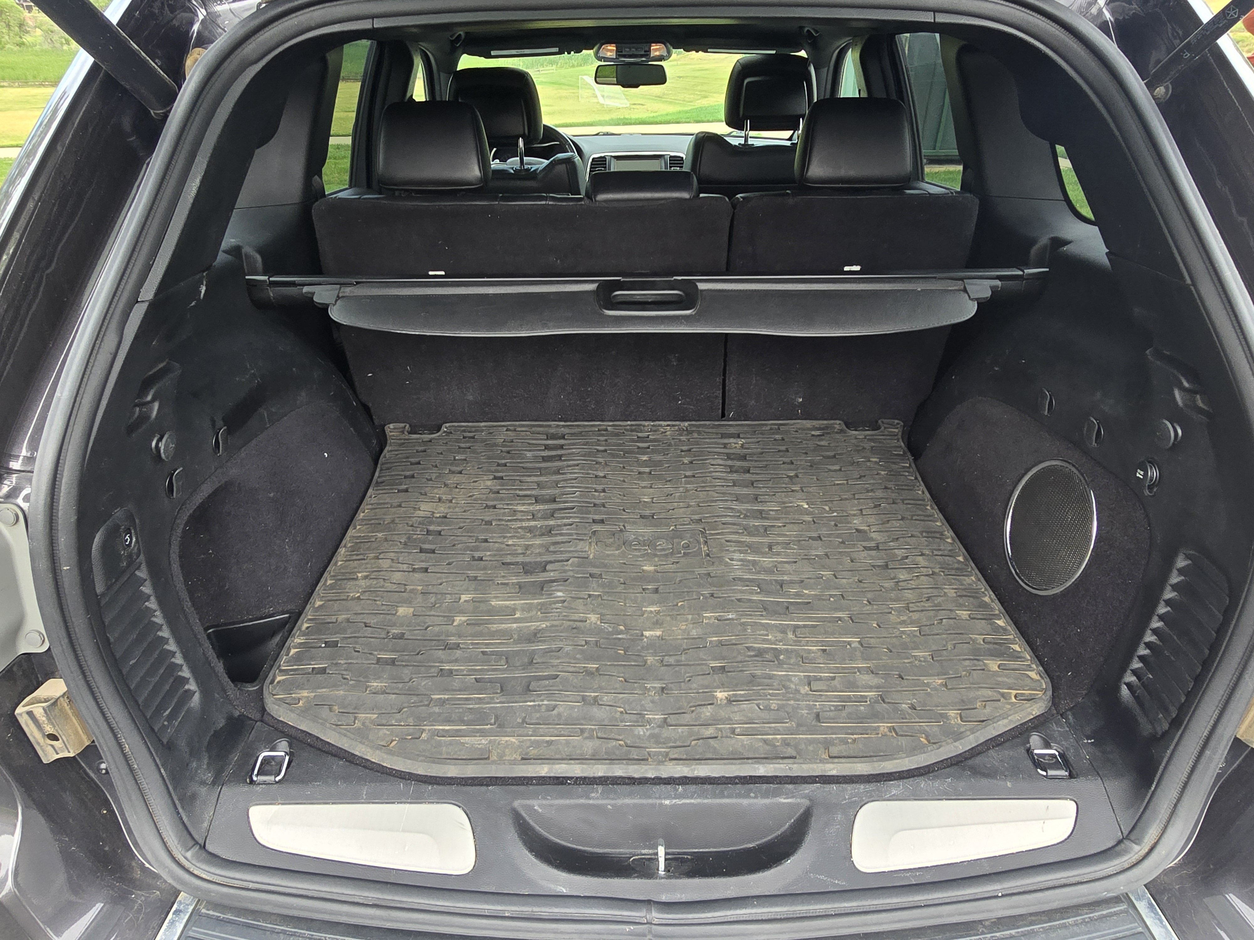Used 2015 Jeep Grand Cherokee Limited AWD/4WD image 9