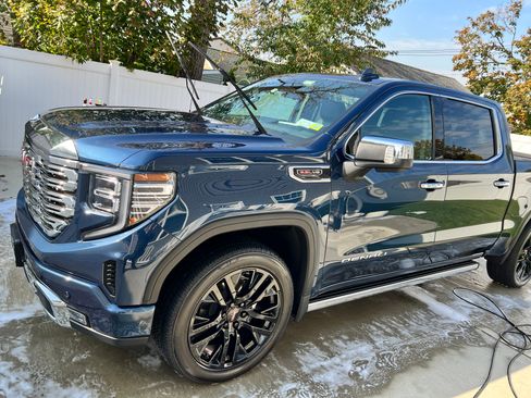 Used 2022 GMC Sierra 1500 Denali w/ Denali Reserve Package image 10