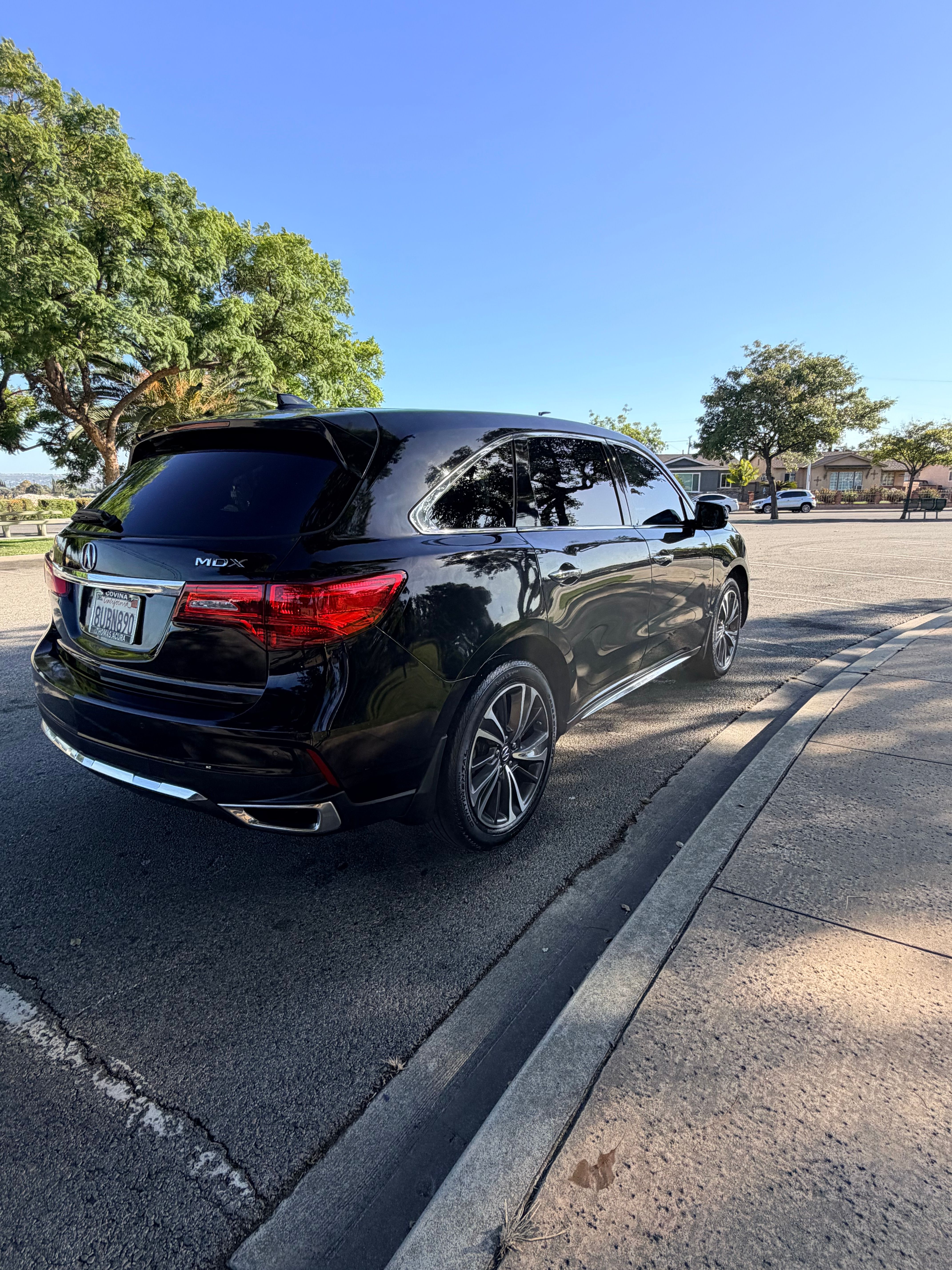 Used 2020 Acura MDX w/ Technology Package FWD image 4