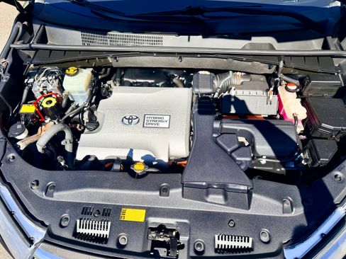 Used 2015 Toyota Highlander Limited Platinum image 9