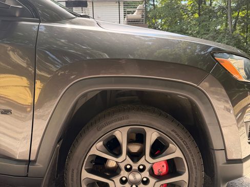 Used 2021 Jeep Compass Latitude w/ Sun and Sound Group AWD/4WD image 10