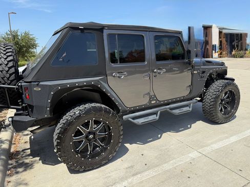 Used 2017 Jeep Wrangler Unlimited Sport w/ Connectivity Group AWD/4WD image 6
