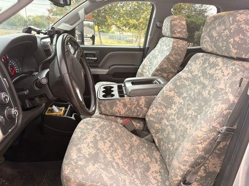 Used 2016 Chevrolet Silverado 2500 LT w/ LT Convenience Package image 10