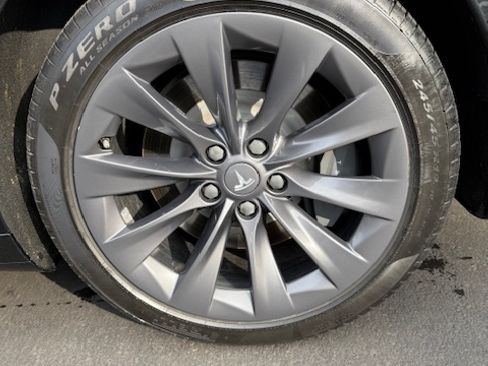 Used 2020 Tesla Model S Long Range Plus image 18