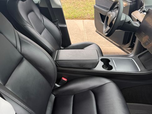 Used 2022 Tesla Model Y Performance image 26