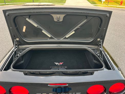 Used 2001 Chevrolet Corvette Convertible w/ Preferred Equipment Group2 RWD image 27