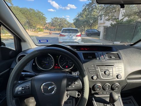 Used 2015 MAZDA MAZDA5 Sport image 17