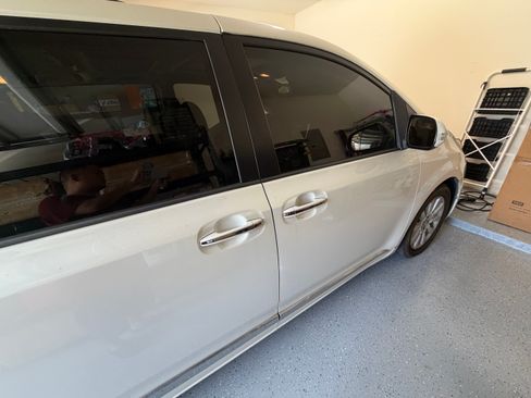 Used 2015 Toyota Sienna Limited Premium FWD image 6