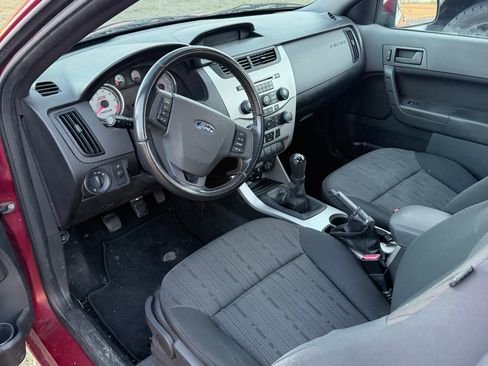 Used 2010 Ford Focus SE image 9