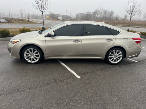 Used 2015 Toyota Avalon Limited image 1